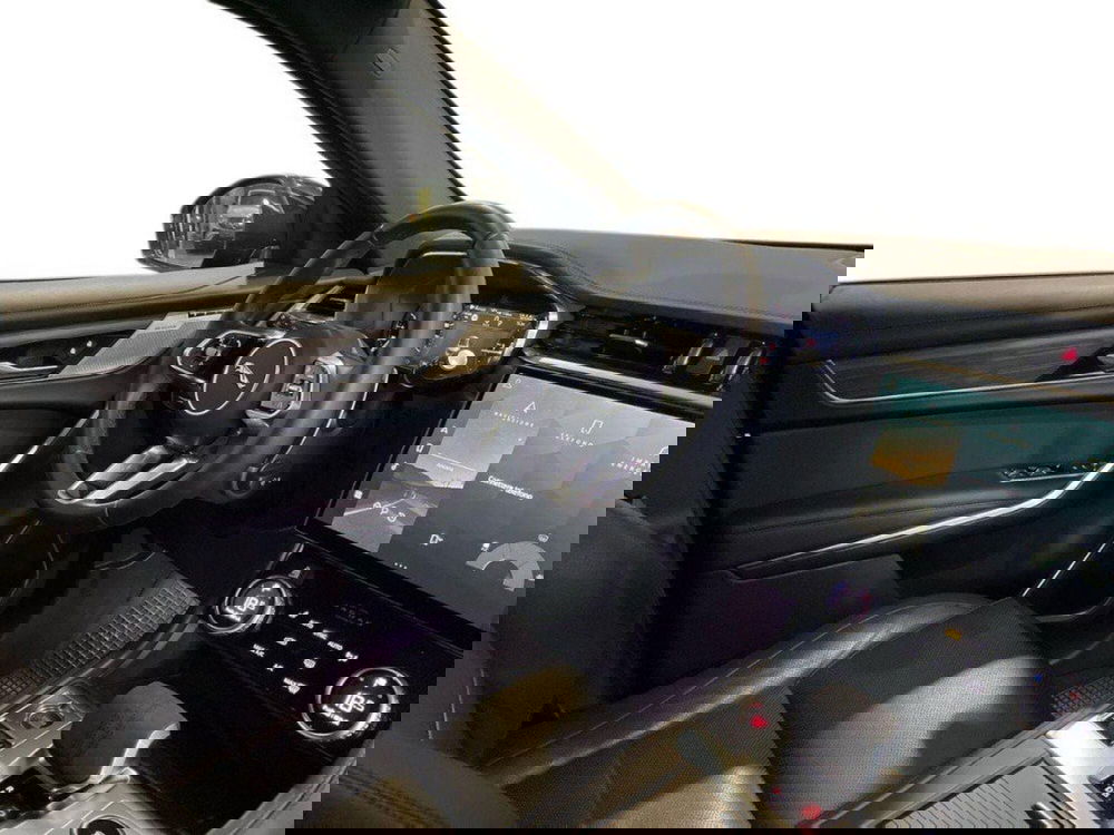 Jaguar F-Pace usata a Ancona (12)