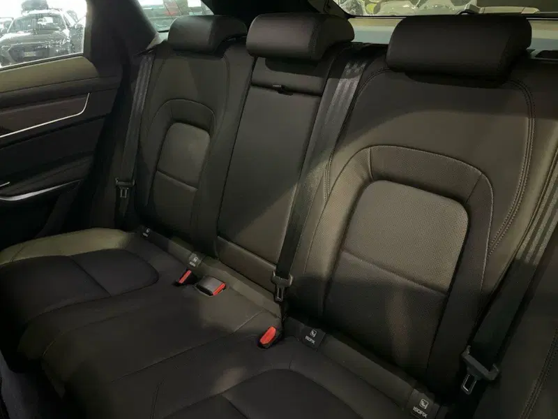 Jaguar F-Pace usata a Ancona (13)
