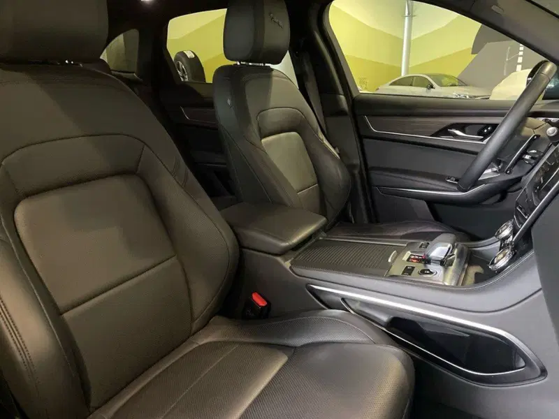 Jaguar F-Pace usata a Ancona (14)