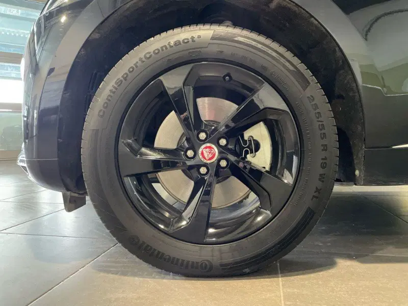Jaguar F-Pace usata a Ancona (8)