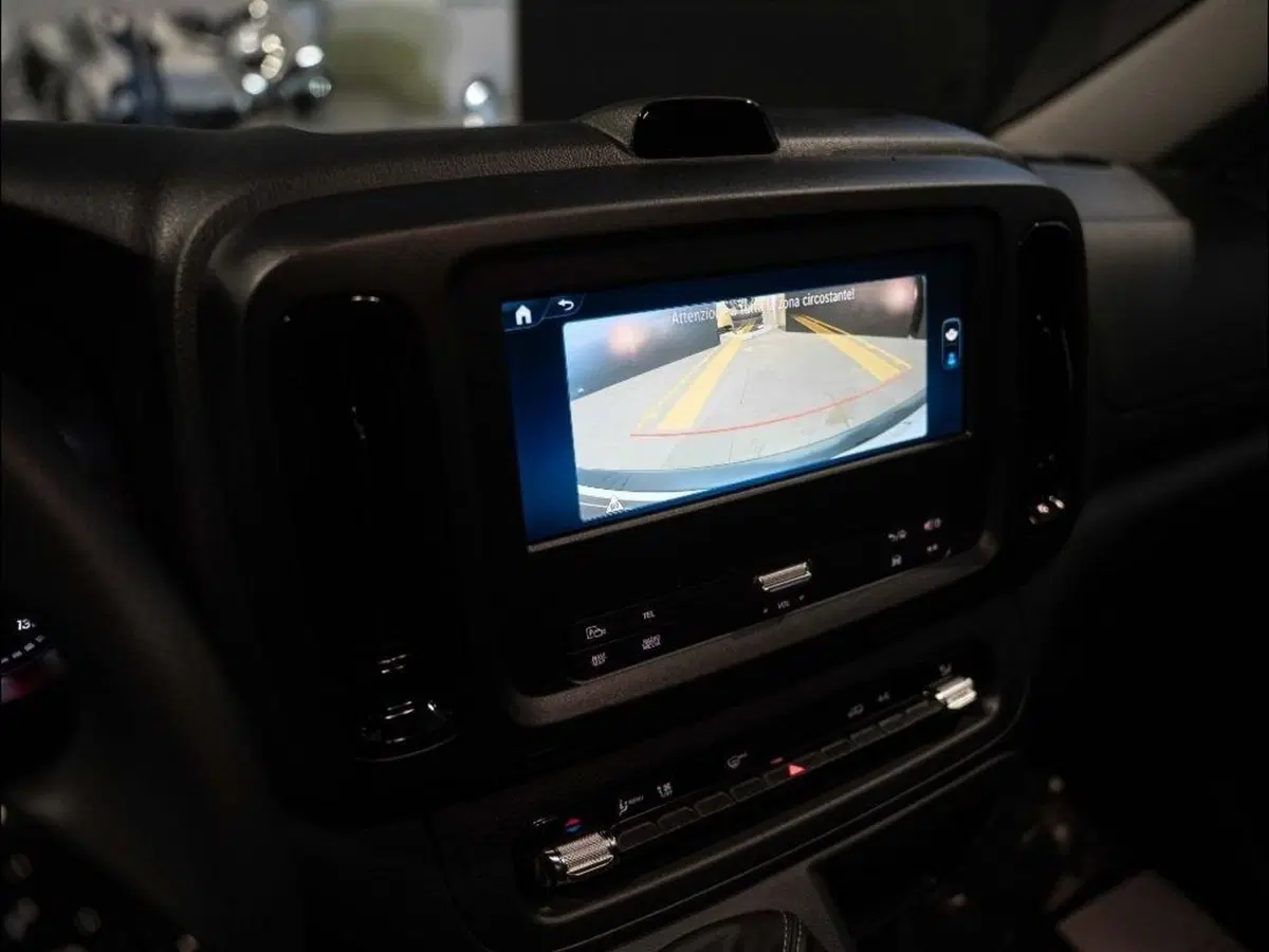 Mercedes-Benz Vito nuova a Ancona (16)