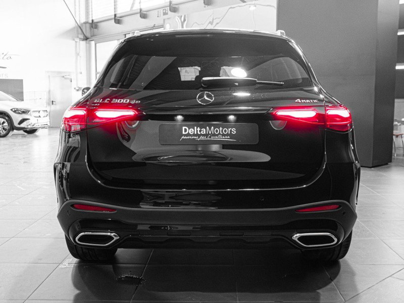 Mercedes-Benz GLC nuova a Ancona (3)