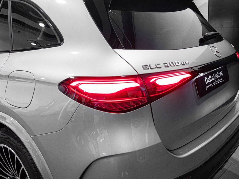 Mercedes-Benz GLC nuova a Ancona (11)