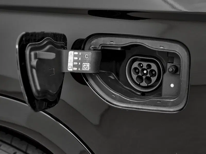 Jeep Grand Cherokee nuova a Prato (3)