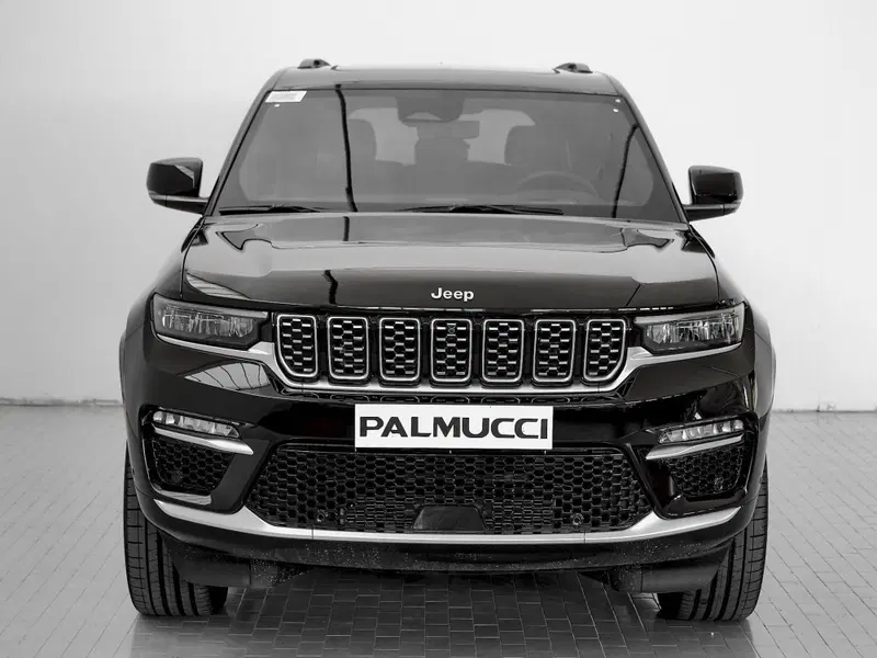 Jeep Grand Cherokee nuova a Prato (4)