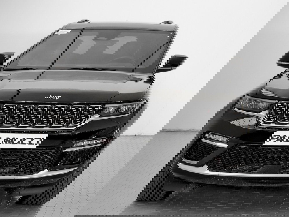 Jeep Grand Cherokee nuova a Prato (4)