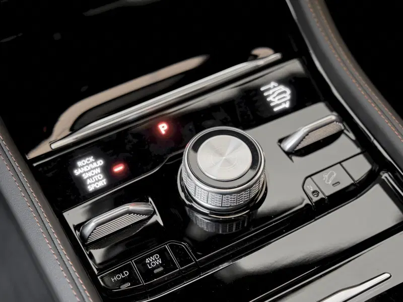 Jeep Grand Cherokee nuova a Prato (6)