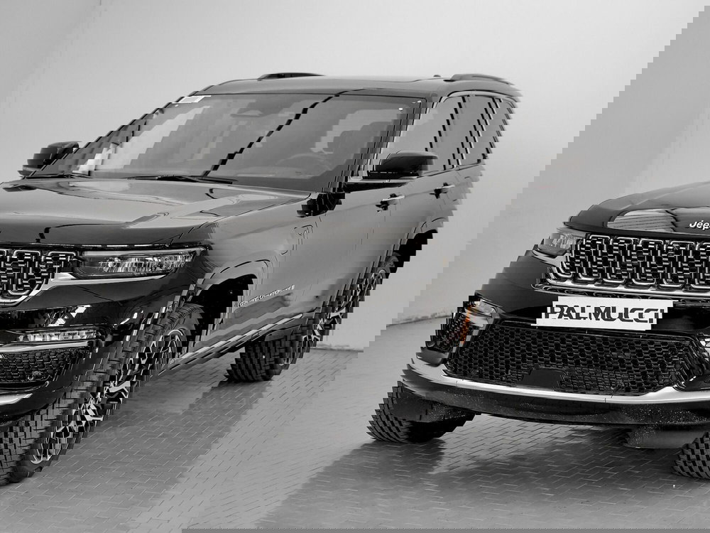 Jeep Grand Cherokee nuova a Prato (2)