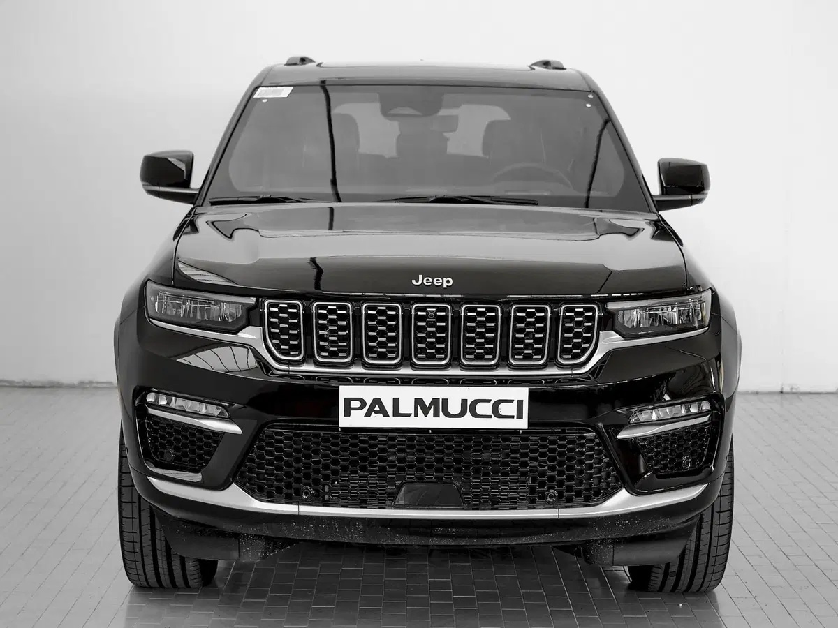 Jeep Grand Cherokee nuova a Prato (4)