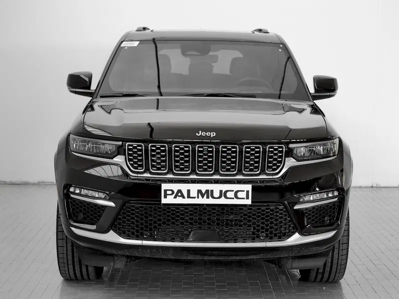 Jeep Grand Cherokee nuova a Prato (4)