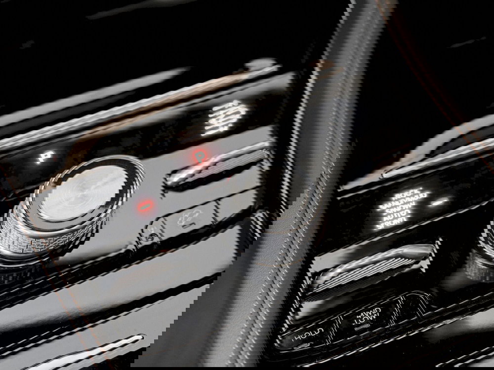 Jeep Grand Cherokee nuova a Prato (7)