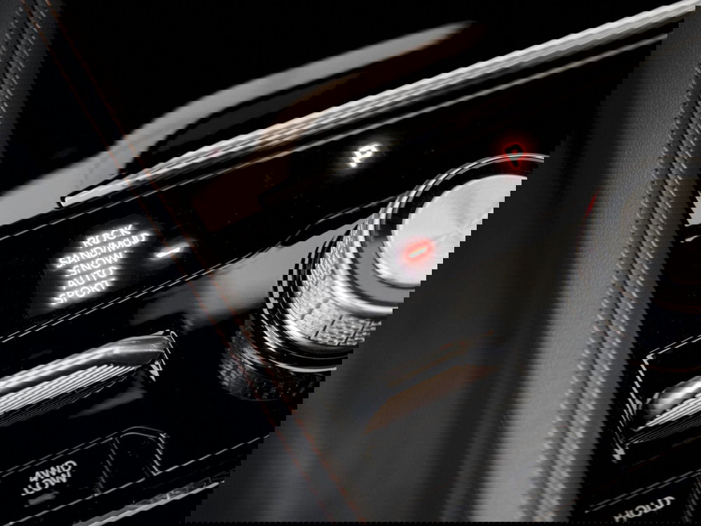 Jeep Grand Cherokee nuova a Prato (8)