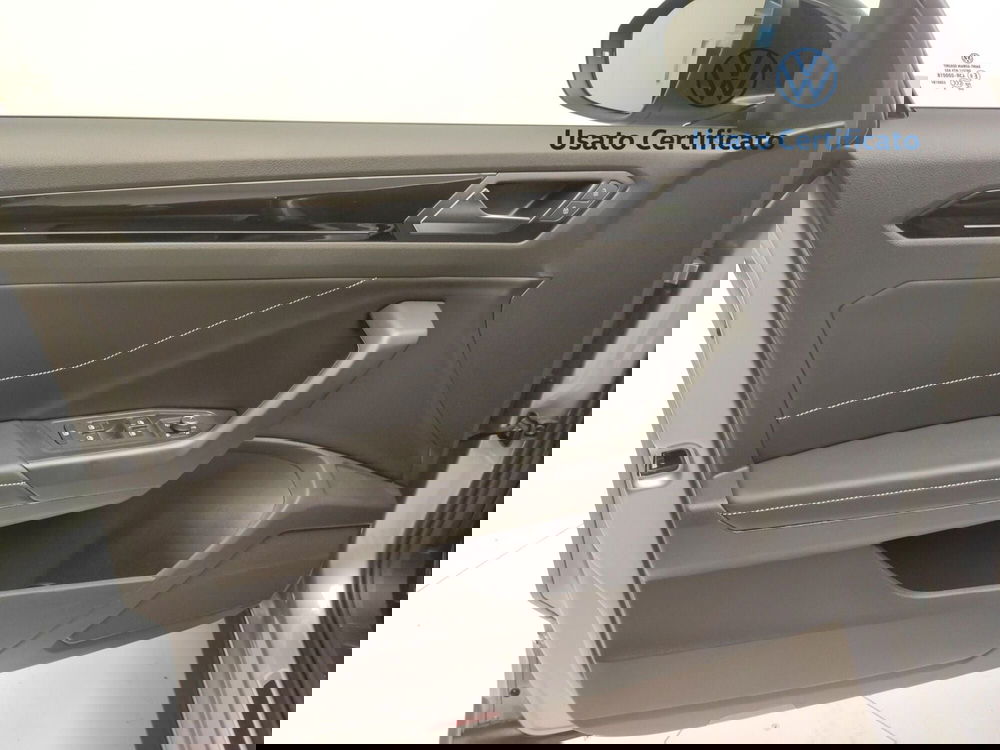 Volkswagen T-Roc usata a Avellino (18)