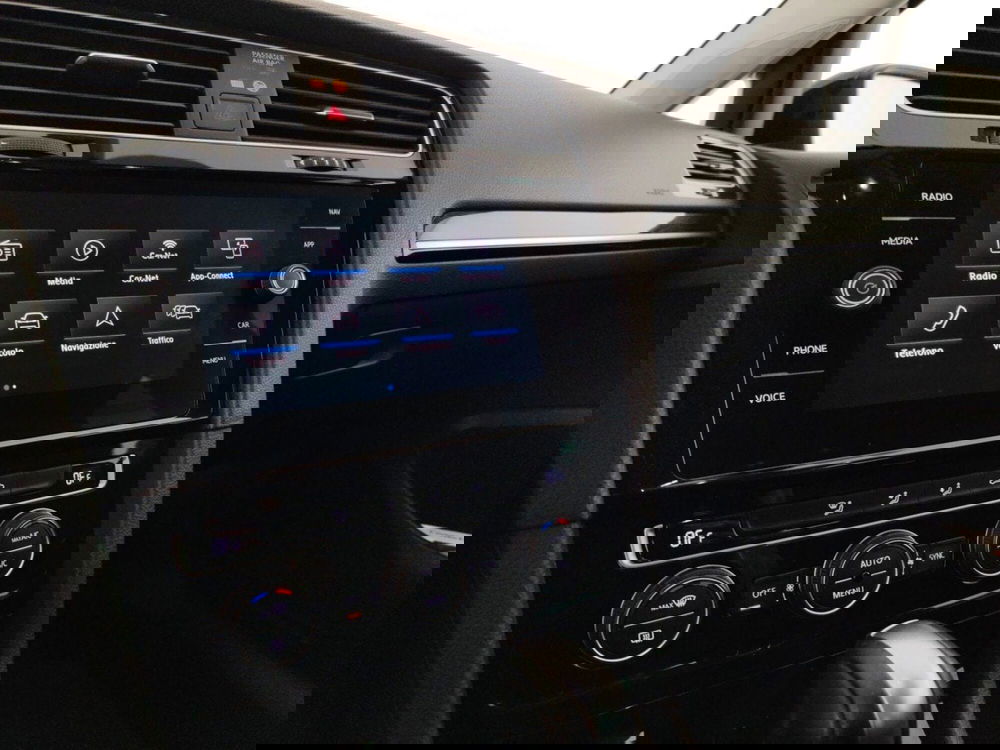 Volkswagen Golf usata a Massa-Carrara (11)