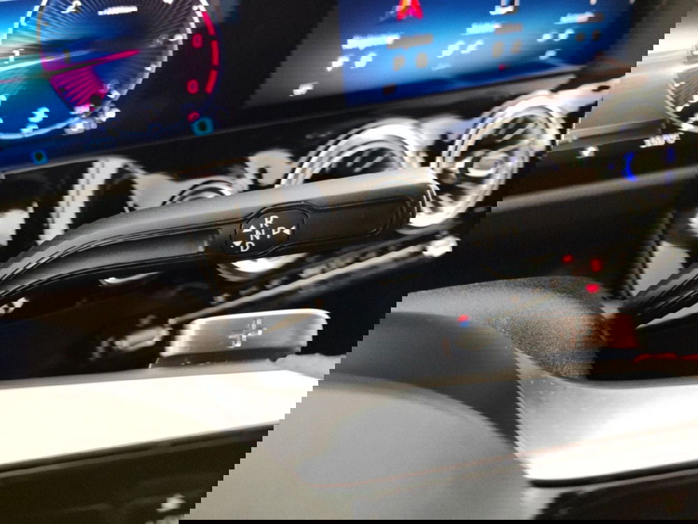 Mercedes-Benz GLA SUV usata a Massa-Carrara (14)