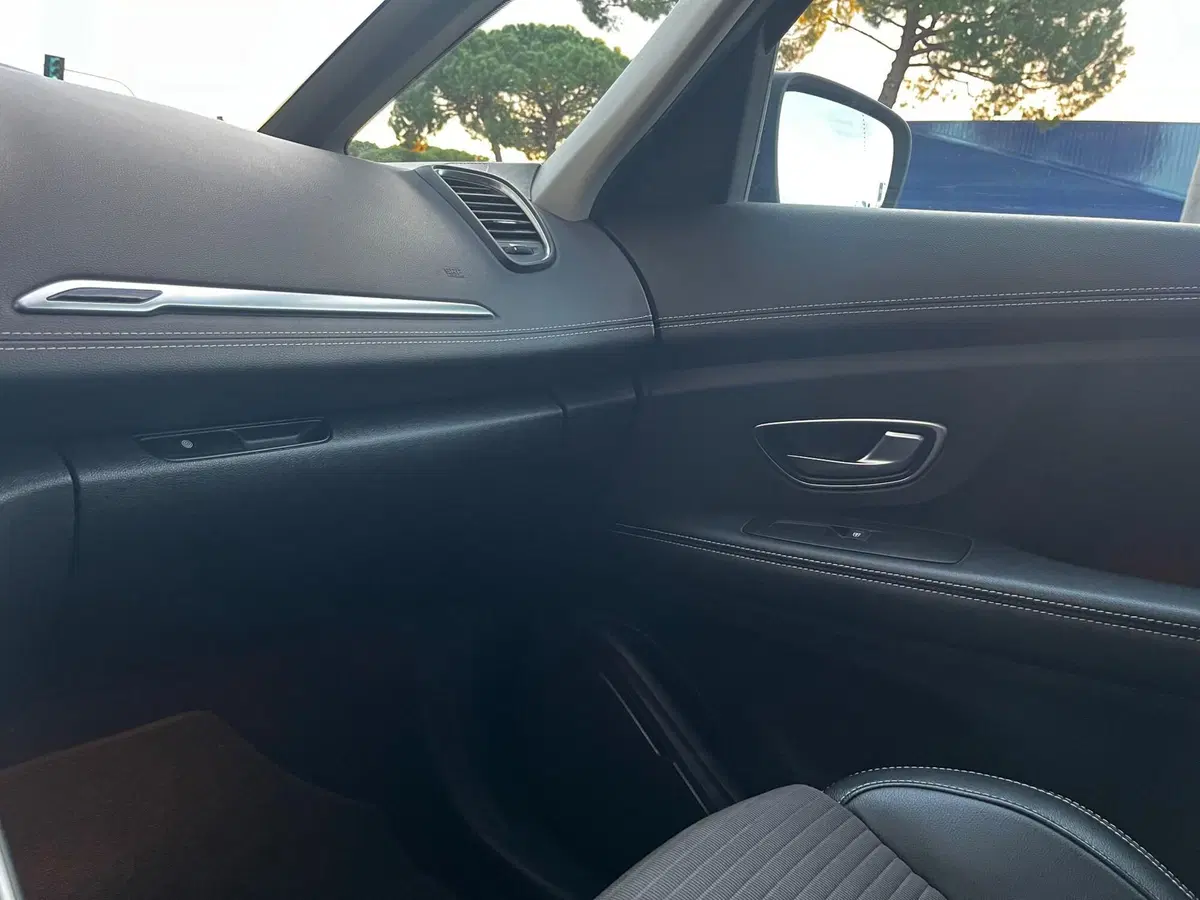 Renault Grand Scénic usata a Rimini (11)
