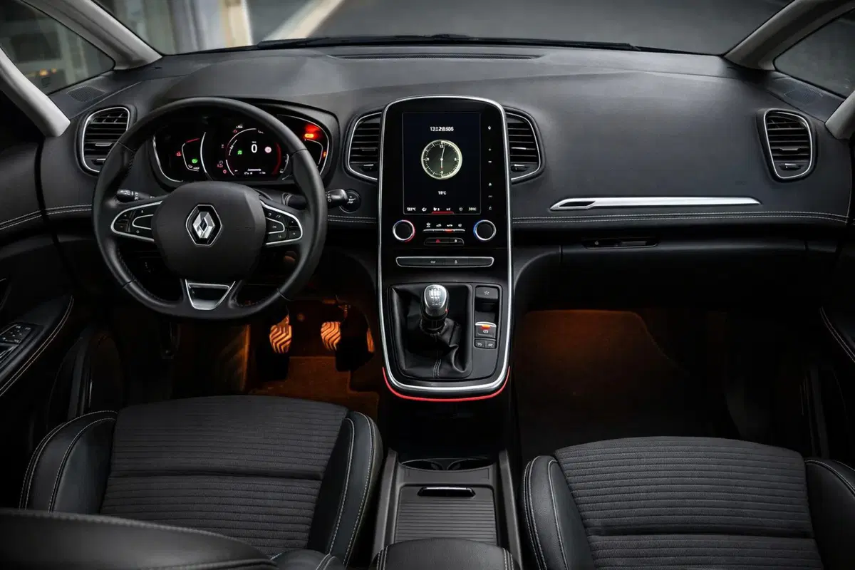Renault Grand Scénic usata a Rimini (7)