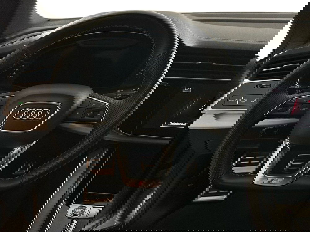 Audi Q8 usata a Napoli (11)
