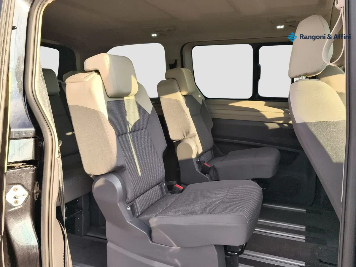 Volkswagen Multivan usata a Brescia (12)