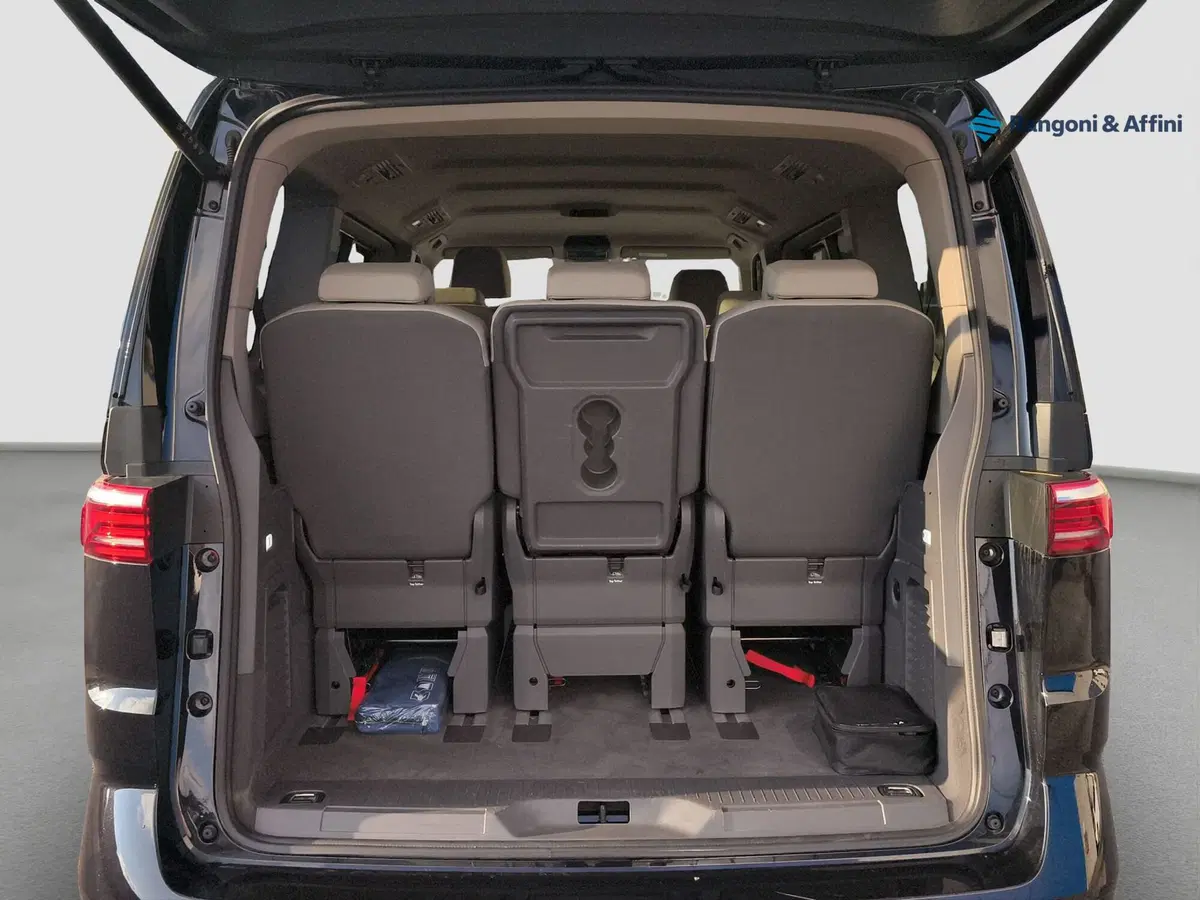 Volkswagen Multivan usata a Brescia (13)