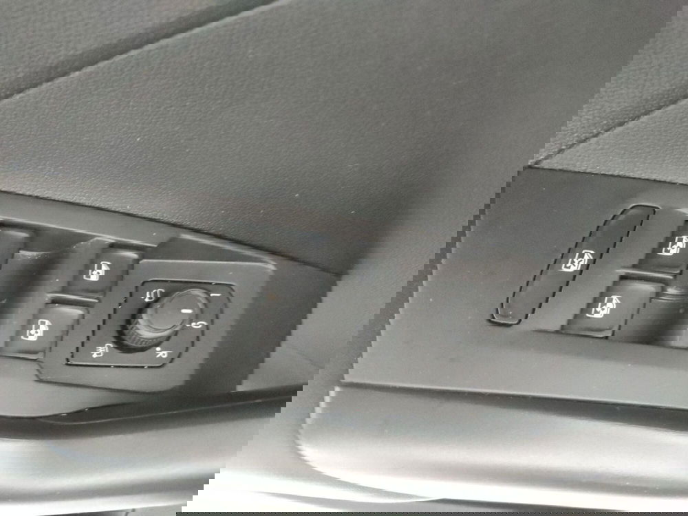 Volkswagen T-Cross usata a Napoli (15)