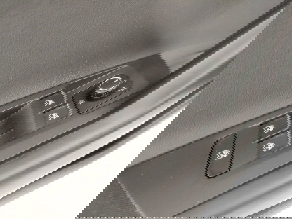 Volkswagen Polo usata a Napoli (15)