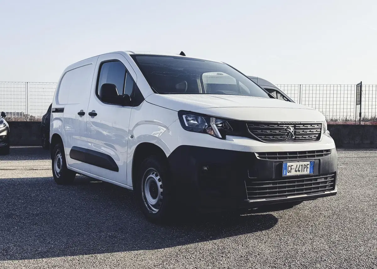 Peugeot Partner Furgone usata a Novara