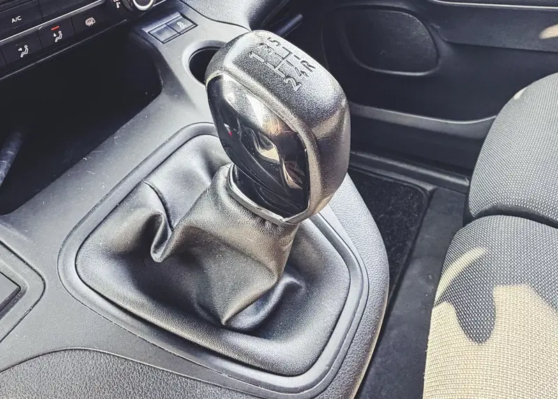 Peugeot Partner Furgone usata a Novara (9)