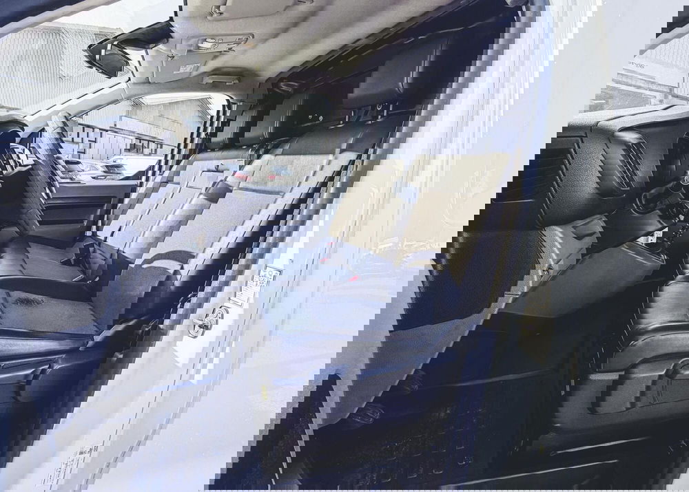 Opel Vivaro Furgone usata a Novara (9)