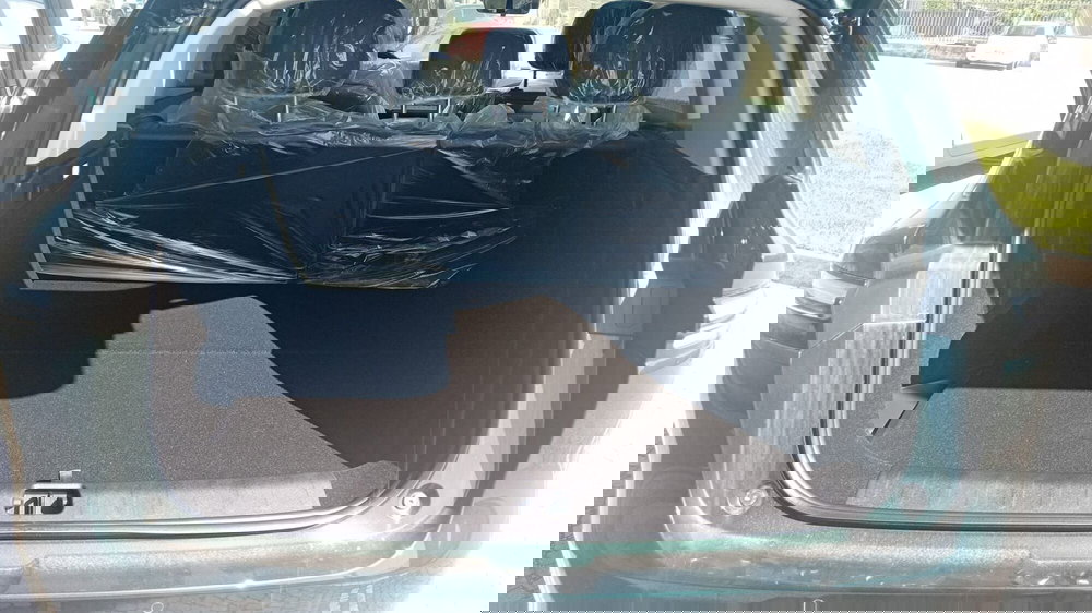 Leapmotor C10 nuova a Benevento (16)