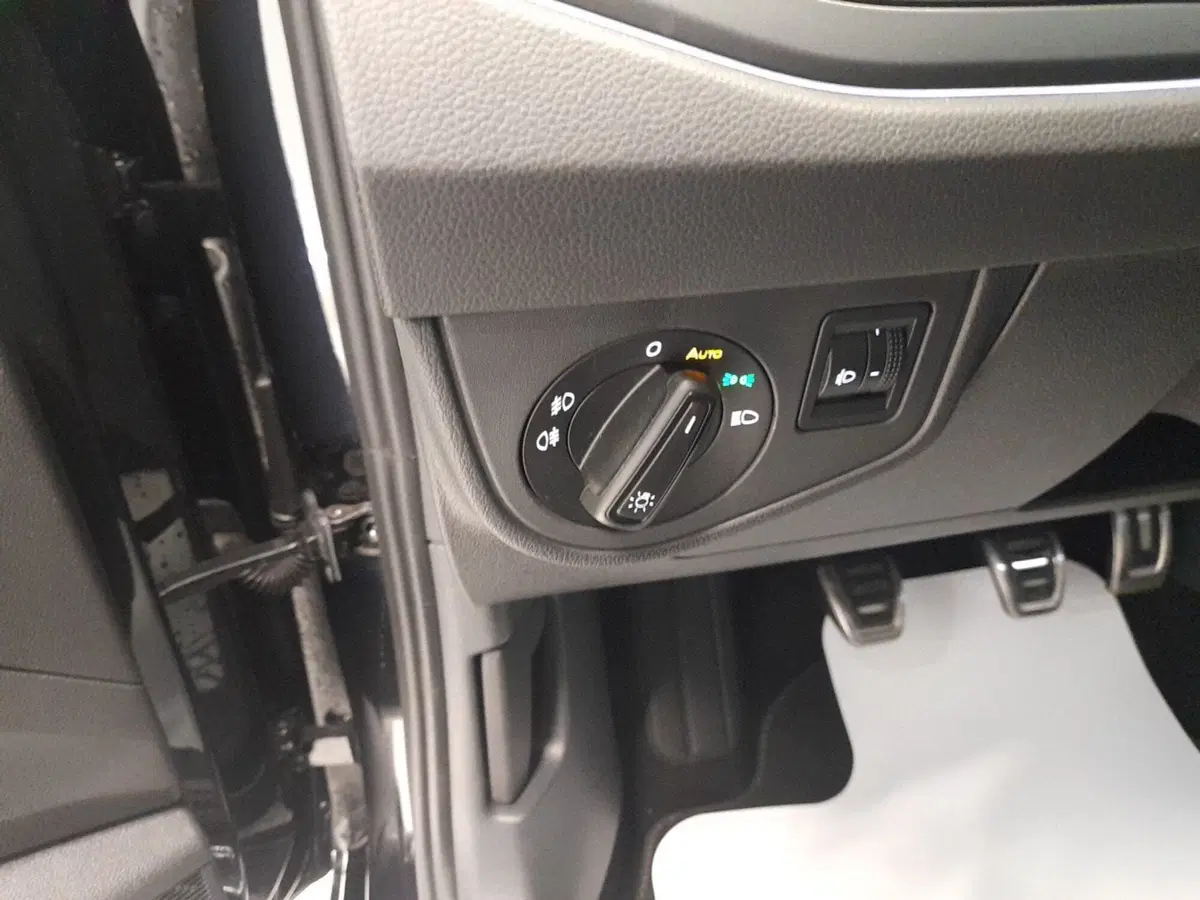 Volkswagen Taigo usata a Bologna (10)