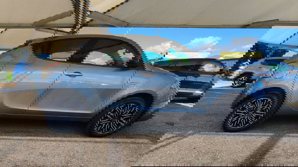 Lancia Ypsilon usata a Firenze (10)