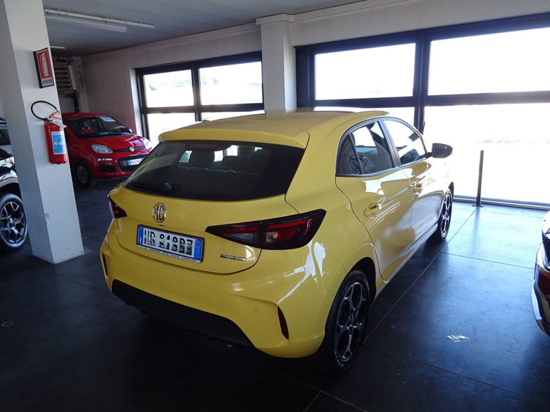 Mg MG3 nuova a Lucca (4)