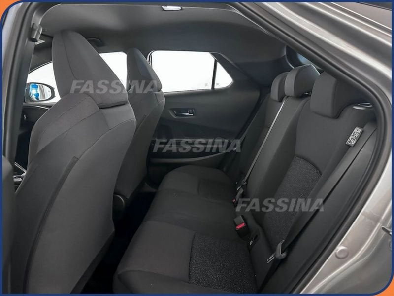 Toyota Toyota C-HR nuova a Milano (10)
