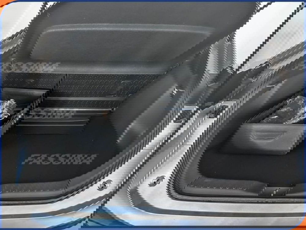 Toyota Toyota C-HR nuova a Milano (11)