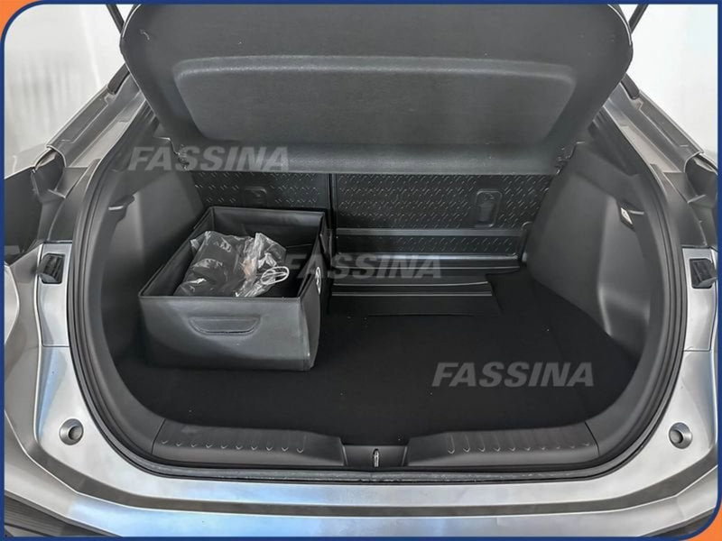 Toyota Toyota C-HR nuova a Milano (11)