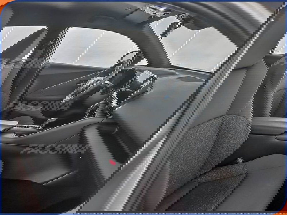 Toyota Toyota C-HR nuova a Milano (13)