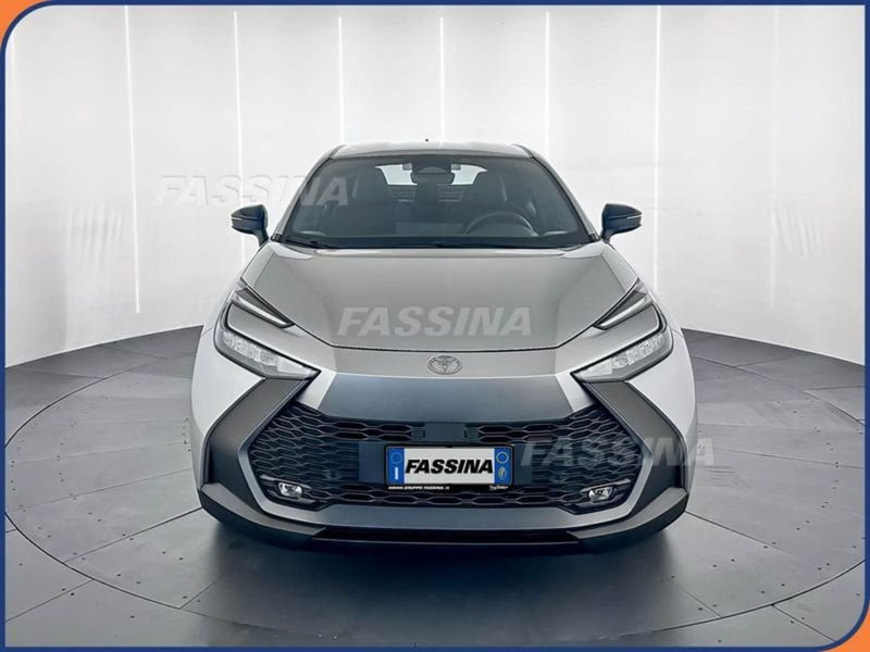 Toyota Toyota C-HR nuova a Milano (2)
