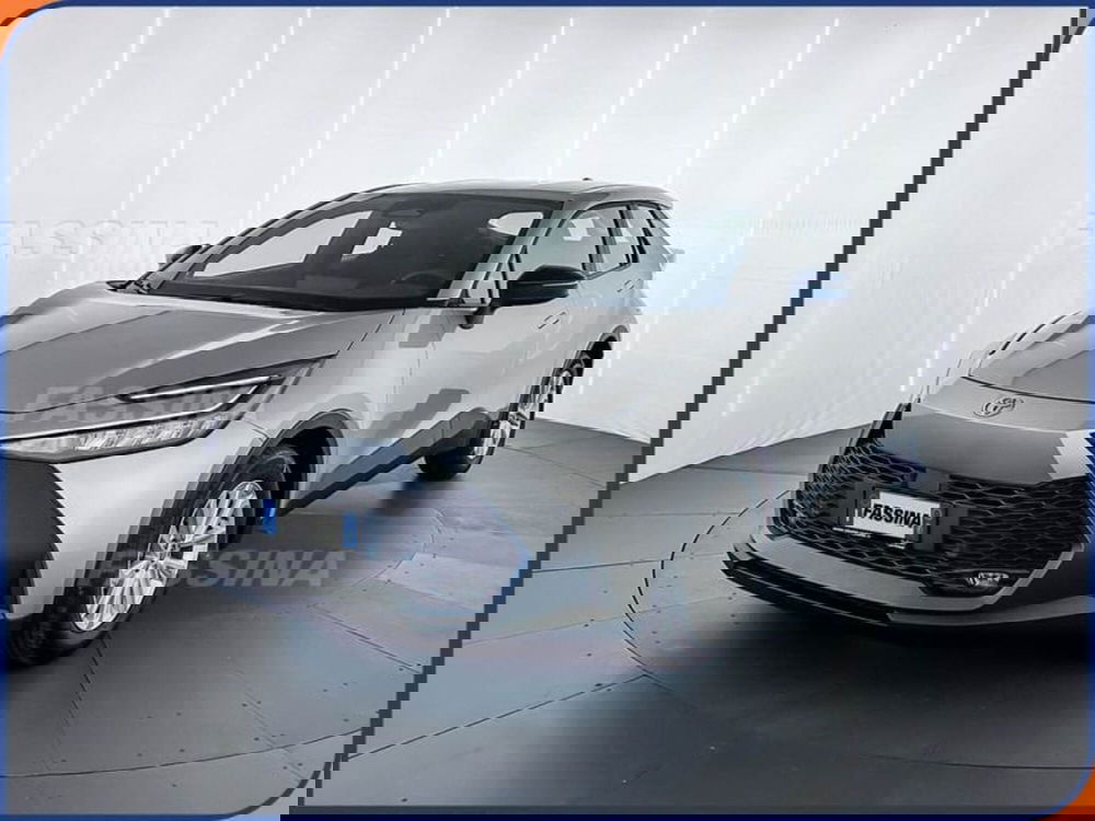 Toyota Toyota C-HR nuova a Milano (3)