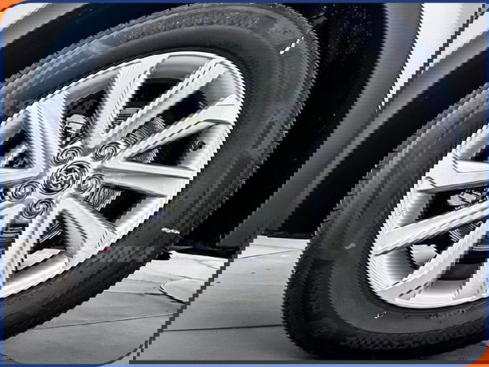 Toyota Toyota C-HR nuova a Milano (7)