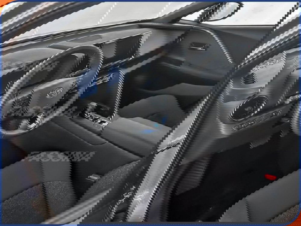 Toyota Toyota C-HR nuova a Milano (8)