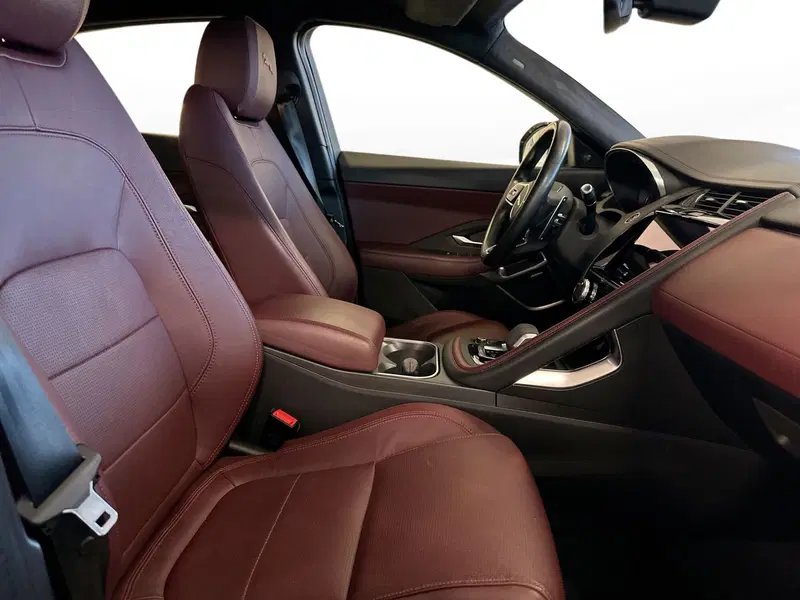 Jaguar E-Pace usata a Modena (9)