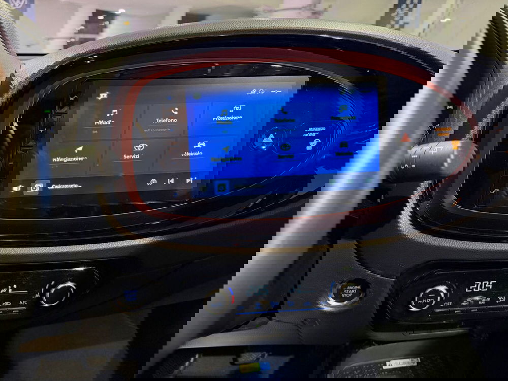 Toyota Aygo X usata a Genova (14)