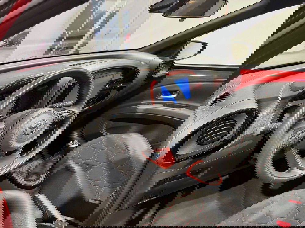 Toyota Aygo X usata a Genova (9)