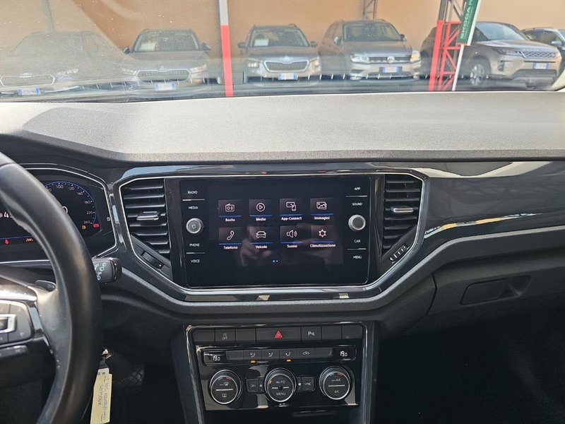 Volkswagen T-Roc usata a Lecco (13)