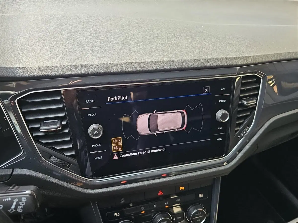 Volkswagen T-Roc usata a Lecco (16)