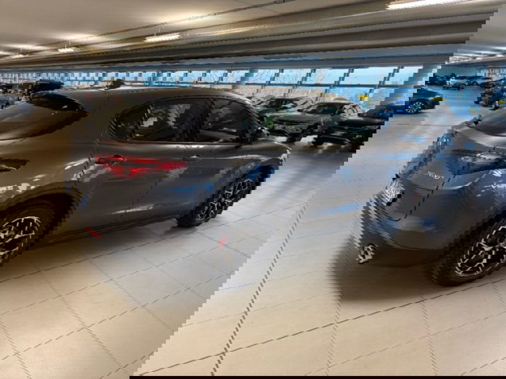 Alfa Romeo Stelvio usata a Cuneo (4)