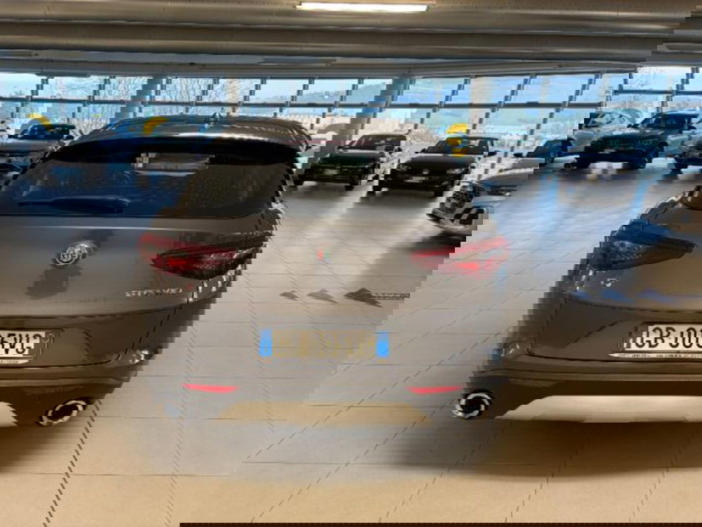 Alfa Romeo Stelvio usata a Cuneo (5)
