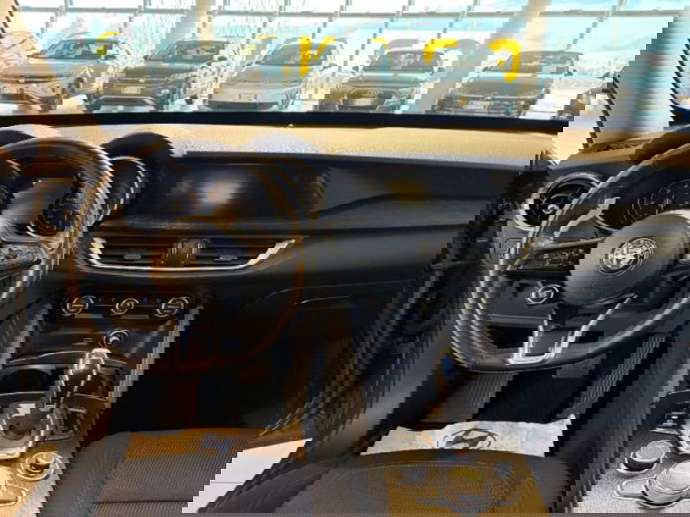 Alfa Romeo Stelvio usata a Cuneo (7)