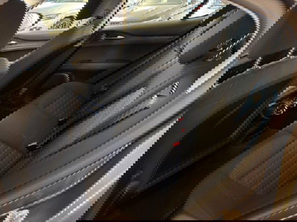 Alfa Romeo Stelvio usata a Cuneo (9)